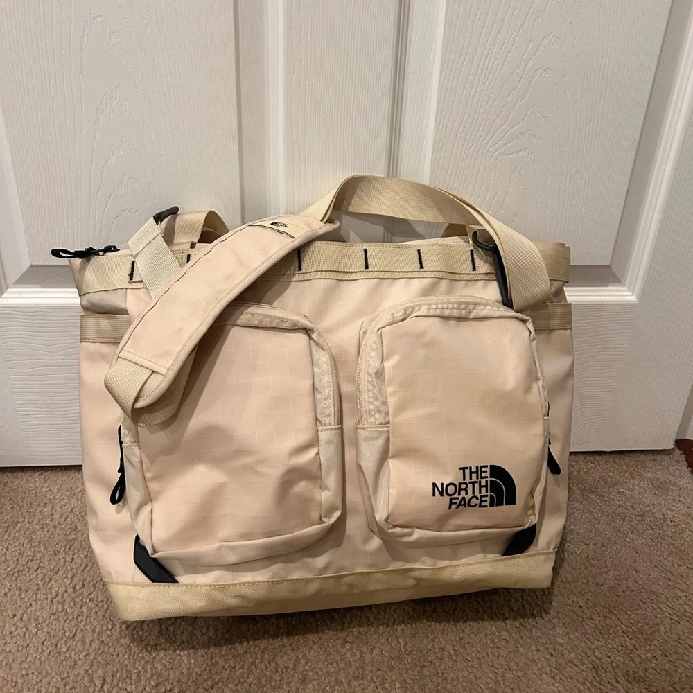 The North Face Base Camp Voyager Tote Bag - Picture 1 of 6